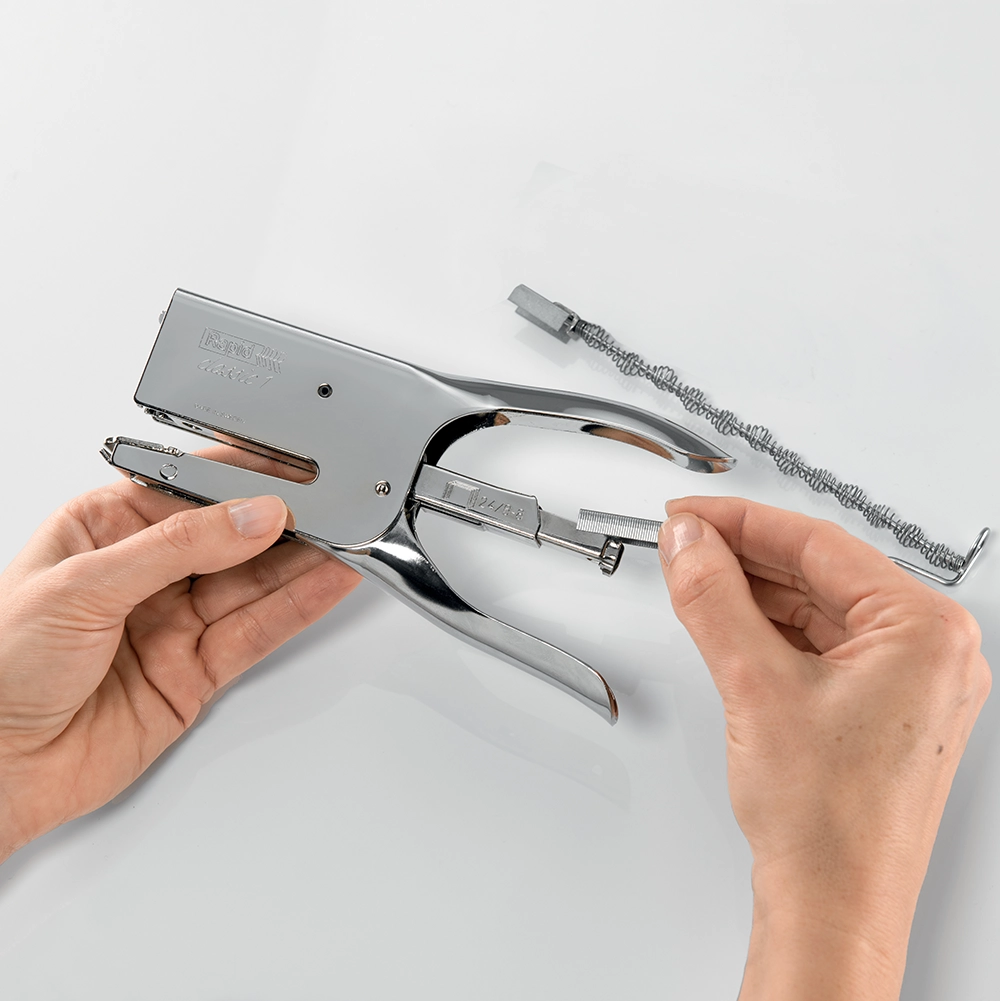 Corchetera Rapid K1 Metálica Tipo Tenaza 26/6-8