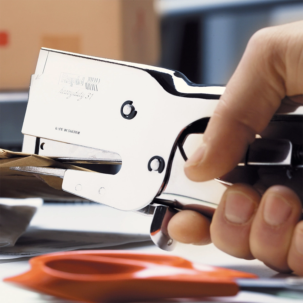 Corchetera Rapid HD31 Metálica Tipo Tenaza